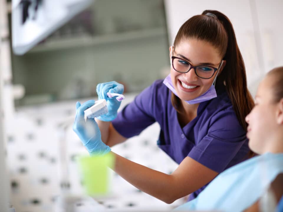 celebrating-the-dental-assistants-who-help-kids-feel-comfortable