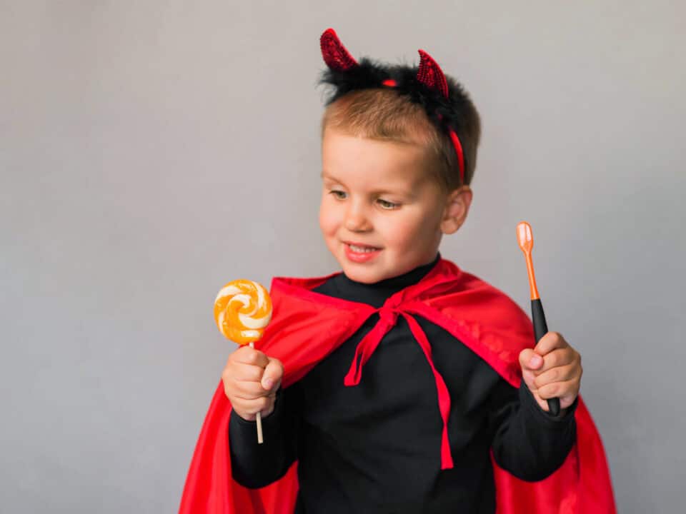 halloween-candy-smart-choices-for-little-smiles
